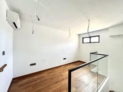 Hillview Avenue (D23), Terrace #599813111
